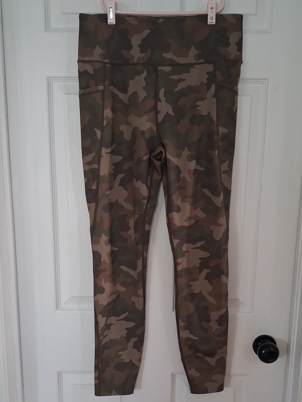 JustFab Olive & Brown Camo High-Rise Leggings